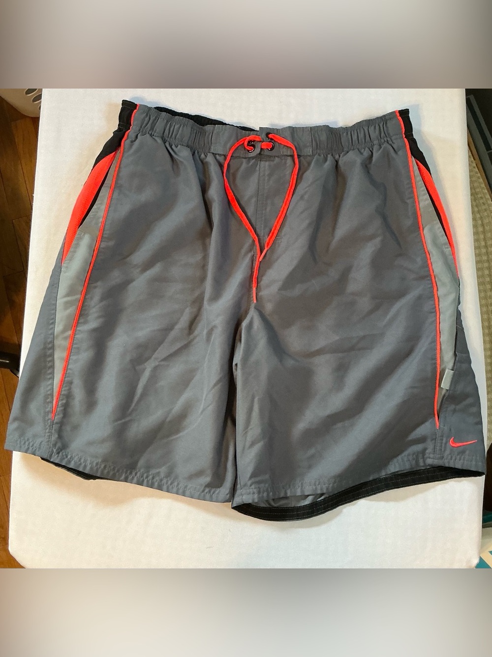 Nike Men’s Gray & Black Swim Shorts Size XL